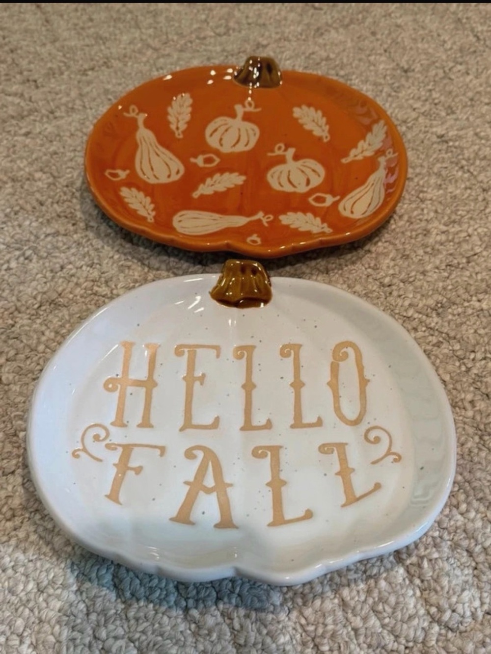 Hello Fall Autumn Halloween Thanksgiving pumpkin plates set/lot 2